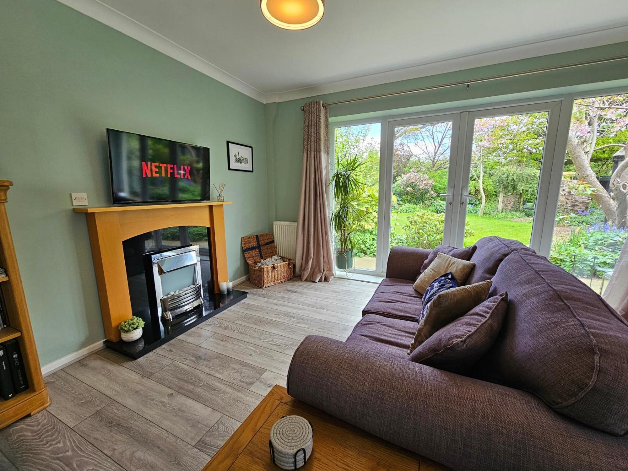 Luxury Self Catering With Cosy Cabin & Sauna In Colchester Exterior photo